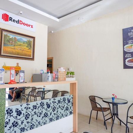Reddoorz Plus @ Losari Macasar Exterior foto